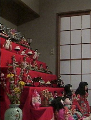 渡鬼第1シリーズ第21回。雛壇飾りと市松人形3